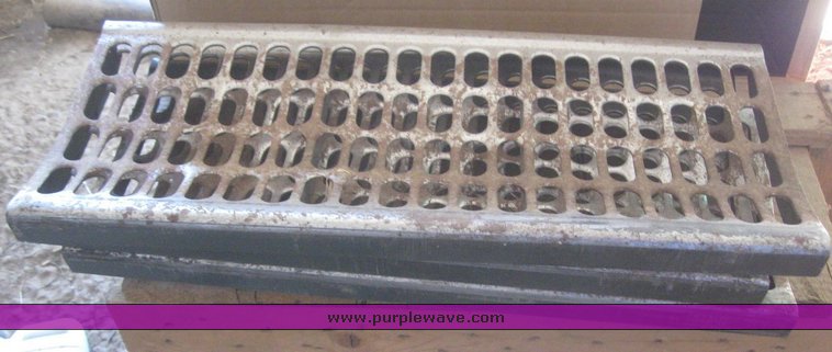 image for item 6135 2000 Caterpillar Lexion 485 combine