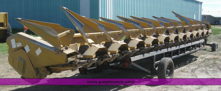 image for item 6137 Caterpillar Lexion 1230 12 row corn head