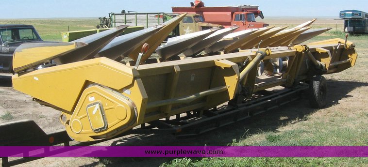 image for item 6137 Caterpillar Lexion 1230 12 row corn head