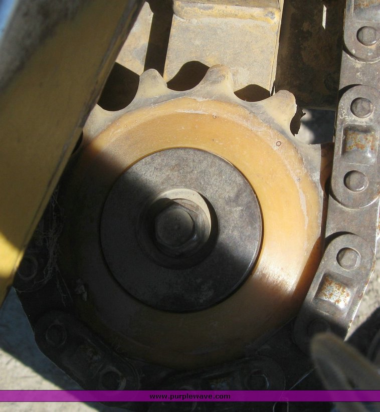 image for item 6137 Caterpillar Lexion 1230 12 row corn head