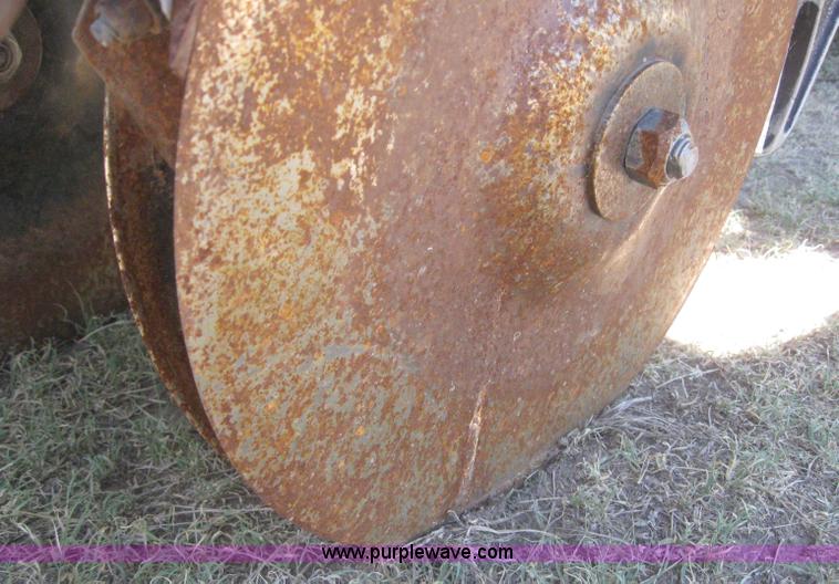 image for item 6172 John Deere 455 35' double disk drill