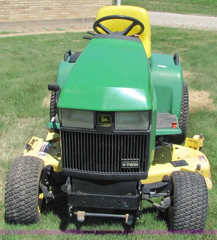 image for item 6794 1997 John Deere 425 riding lawn mower