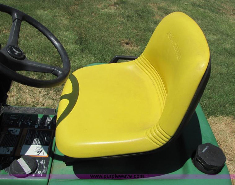 image for item 6794 1997 John Deere 425 riding lawn mower