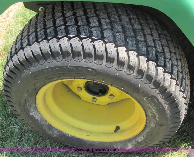 image for item 6794 1997 John Deere 425 riding lawn mower