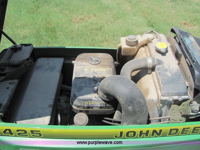 image for item 6794 1997 John Deere 425 riding lawn mower