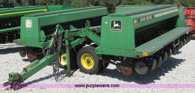 image for item 6795 1995 John Deere 455 grain drill