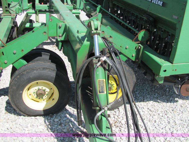 image for item 6795 1995 John Deere 455 grain drill