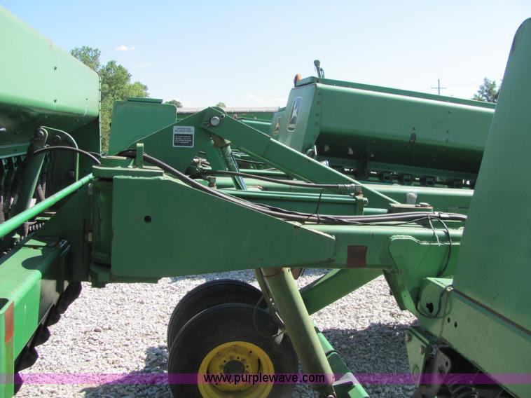 image for item 6795 1995 John Deere 455 grain drill