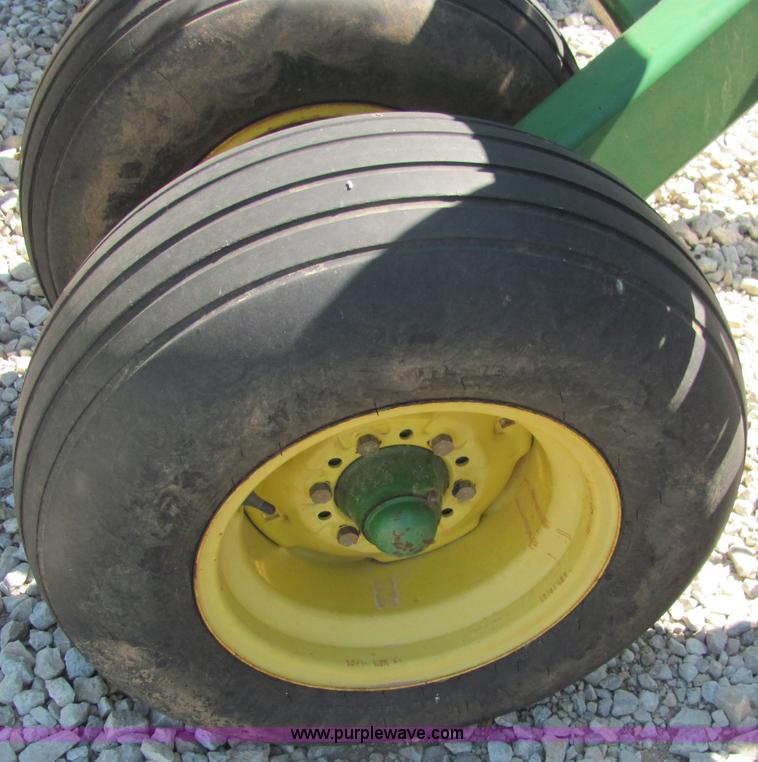 image for item 6795 1995 John Deere 455 grain drill
