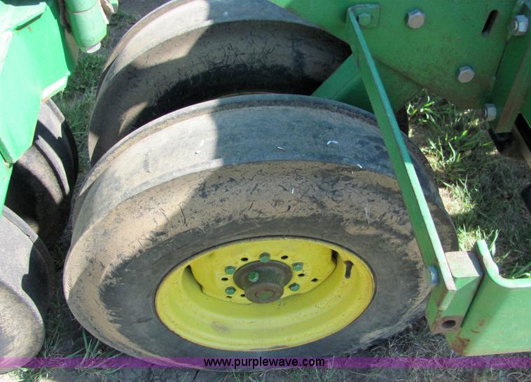 image for item 6801 1993 John Deere 455 grain drill