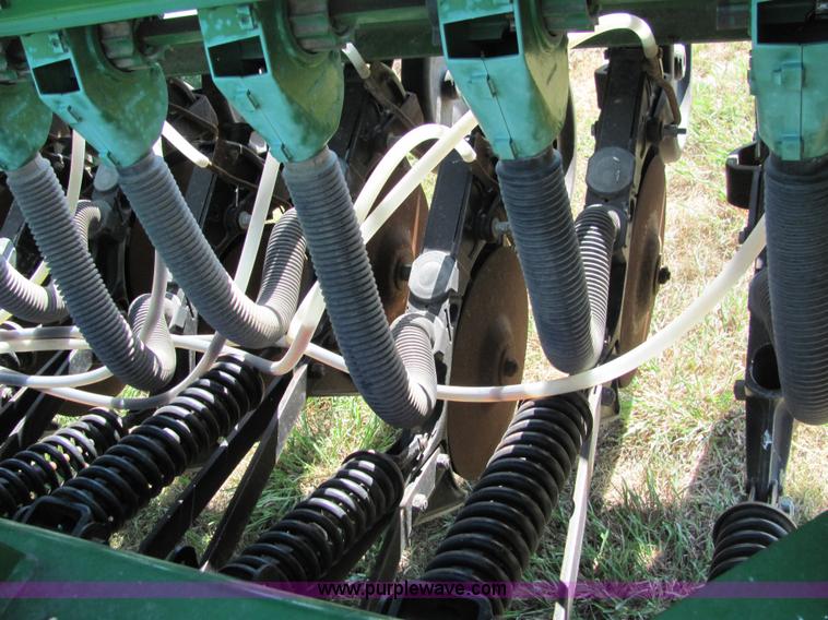 image for item 6801 1993 John Deere 455 grain drill