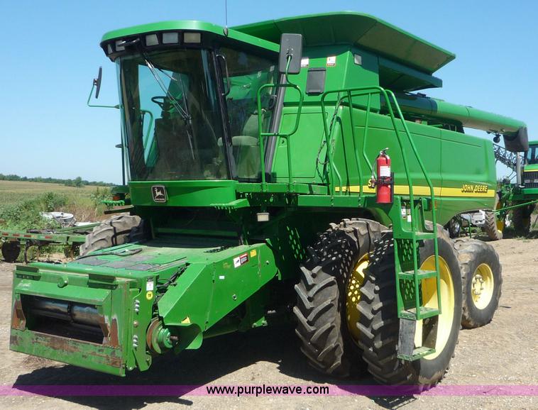 image for item 7003 2001 John Deere 9750STS combine