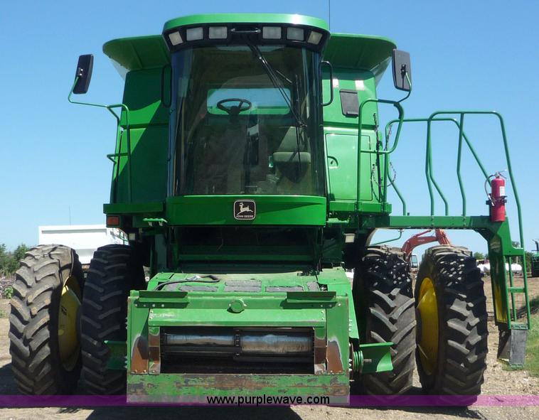image for item 7003 2001 John Deere 9750STS combine