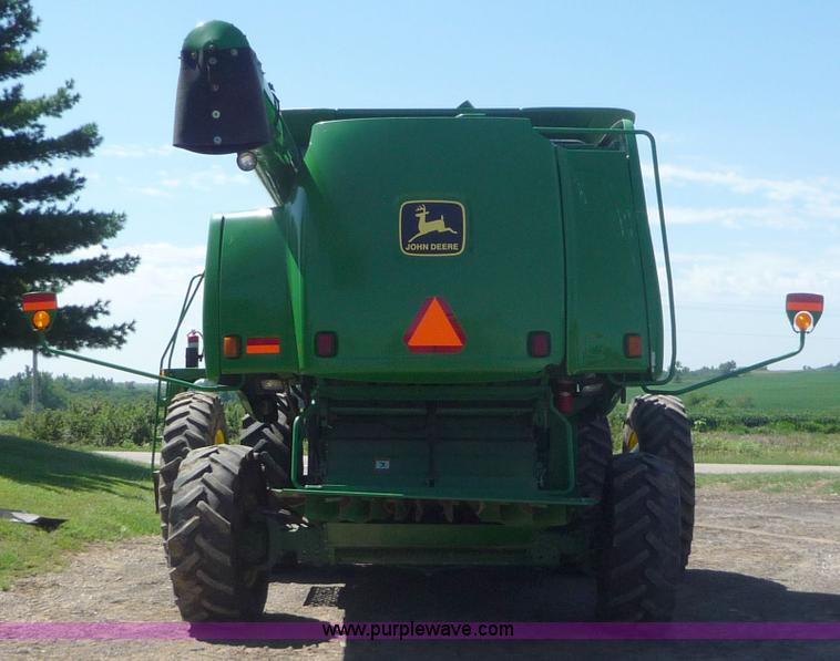 image for item 7003 2001 John Deere 9750STS combine