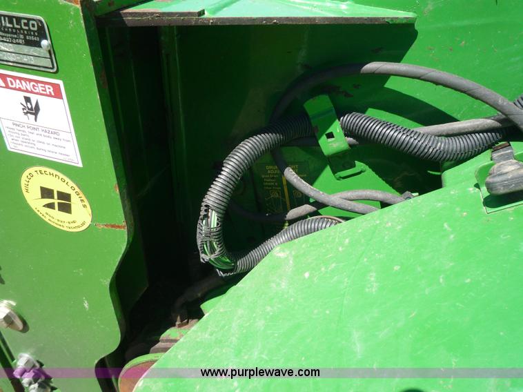 image for item 7003 2001 John Deere 9750STS combine