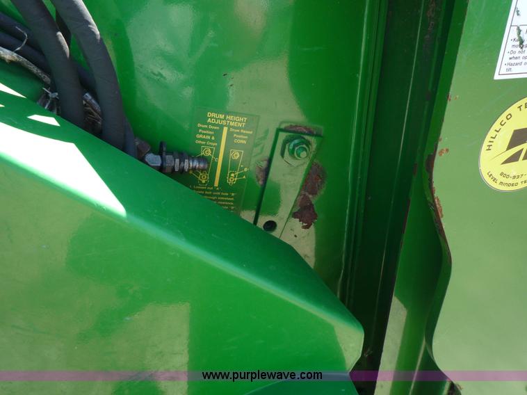 image for item 7003 2001 John Deere 9750STS combine