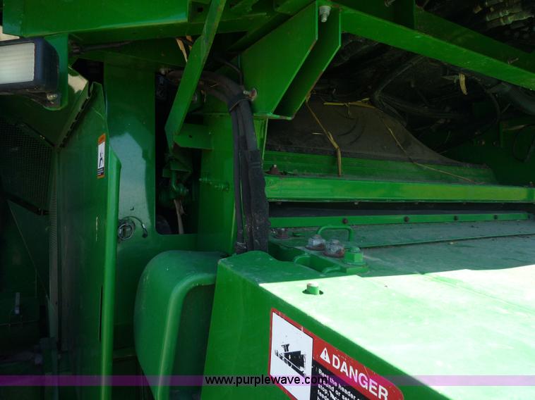 image for item 7003 2001 John Deere 9750STS combine