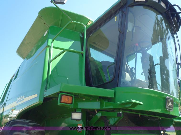 image for item 7003 2001 John Deere 9750STS combine