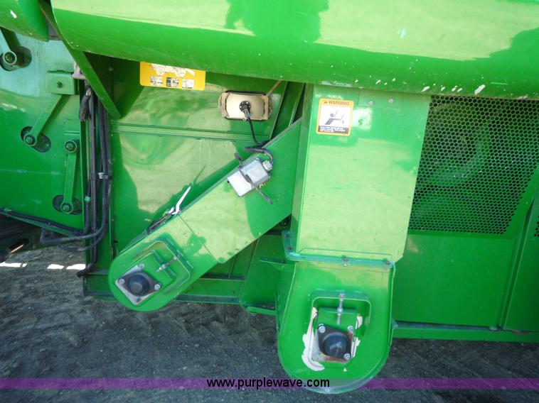 image for item 7003 2001 John Deere 9750STS combine