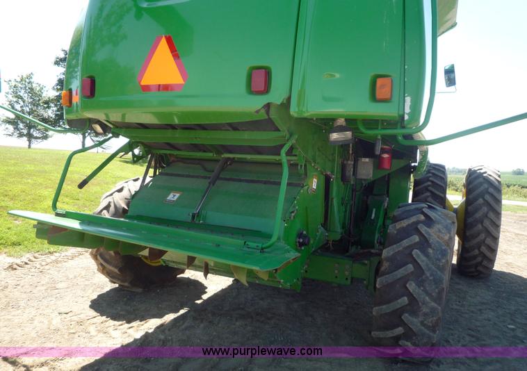 image for item 7003 2001 John Deere 9750STS combine
