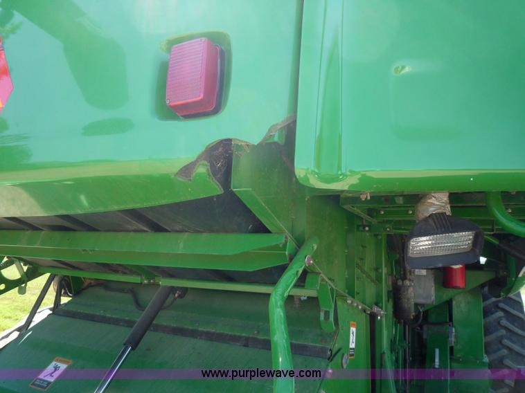 image for item 7003 2001 John Deere 9750STS combine