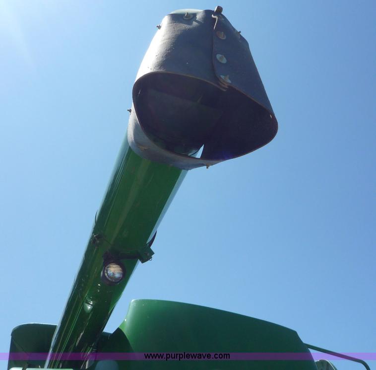 image for item 7003 2001 John Deere 9750STS combine