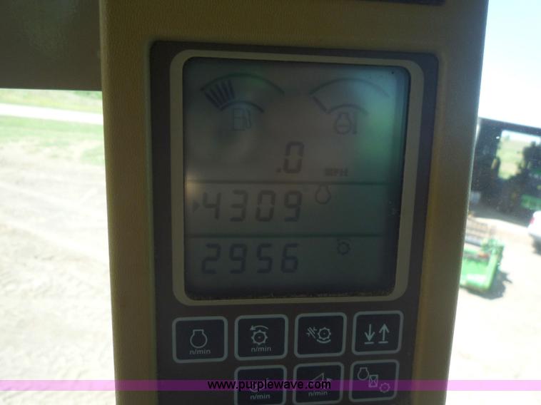 image for item 7003 2001 John Deere 9750STS combine