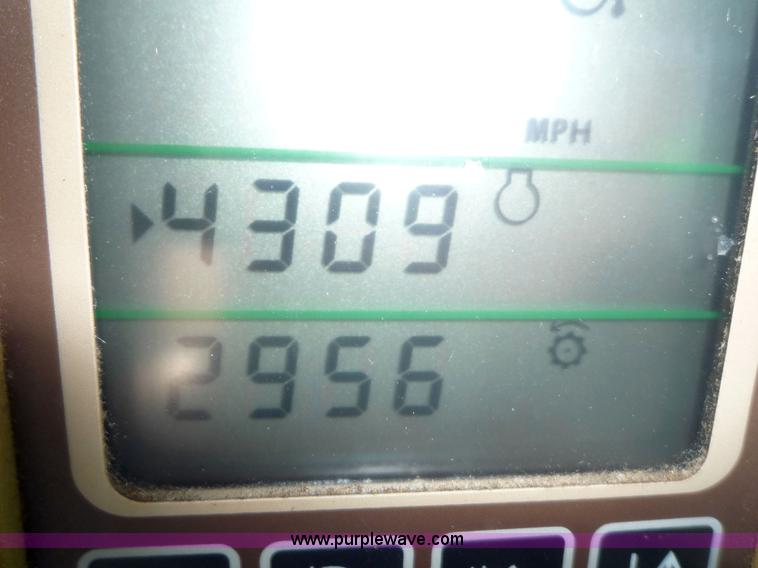 image for item 7003 2001 John Deere 9750STS combine