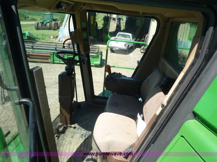 image for item 7003 2001 John Deere 9750STS combine