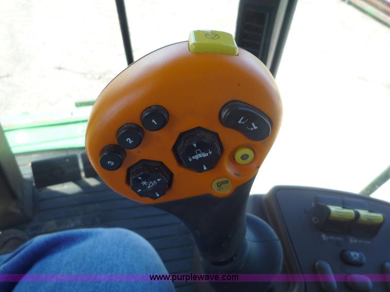 image for item 7003 2001 John Deere 9750STS combine