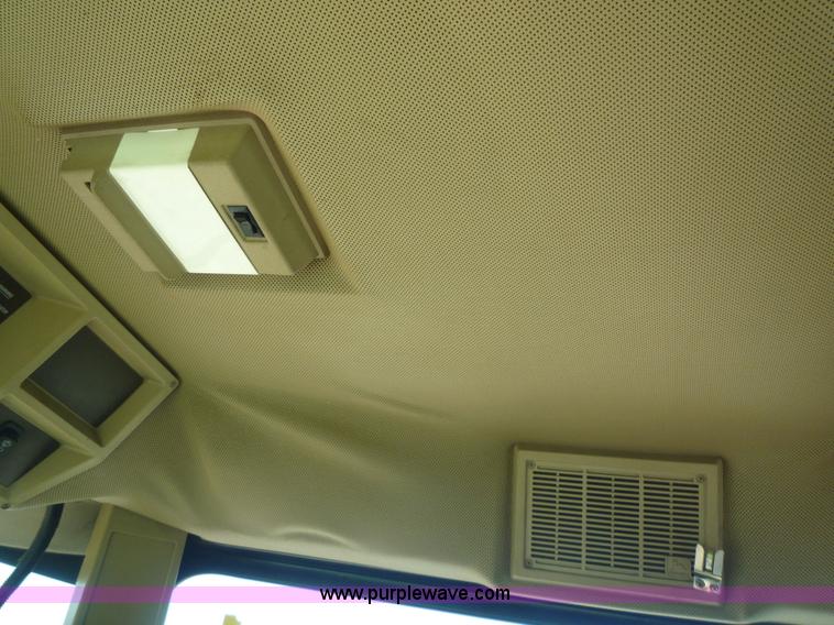 image for item 7003 2001 John Deere 9750STS combine