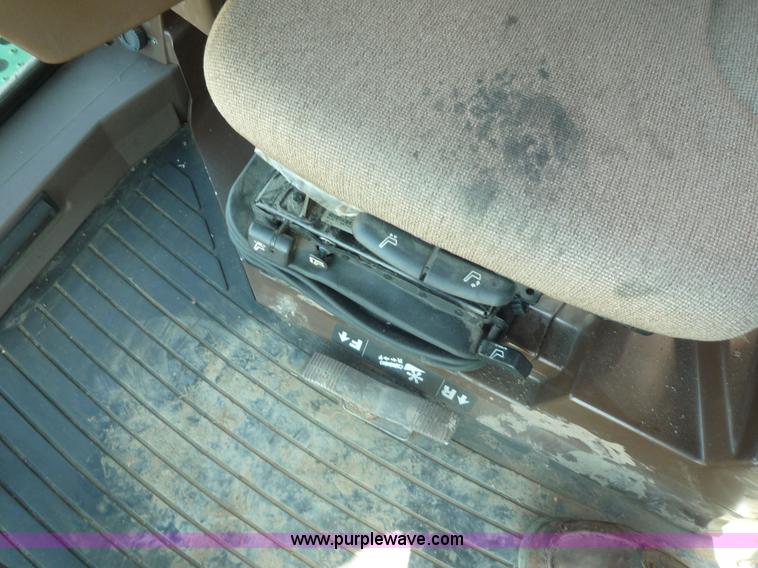 image for item 7003 2001 John Deere 9750STS combine