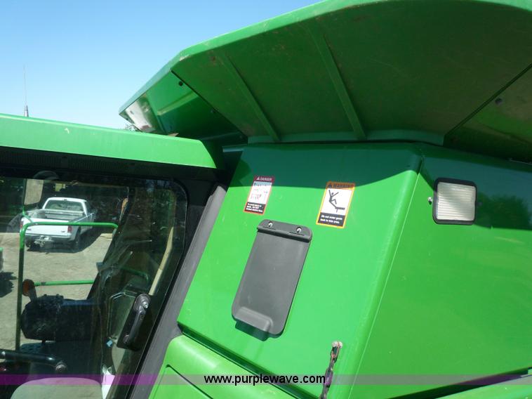 image for item 7003 2001 John Deere 9750STS combine