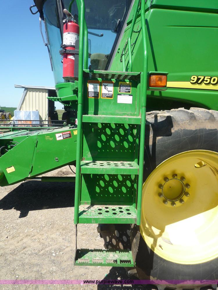image for item 7003 2001 John Deere 9750STS combine