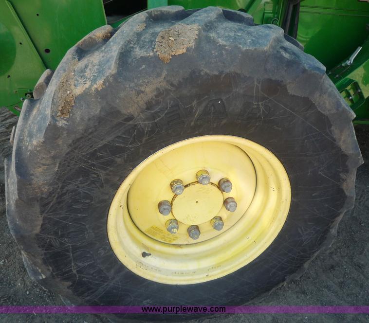 image for item 7003 2001 John Deere 9750STS combine