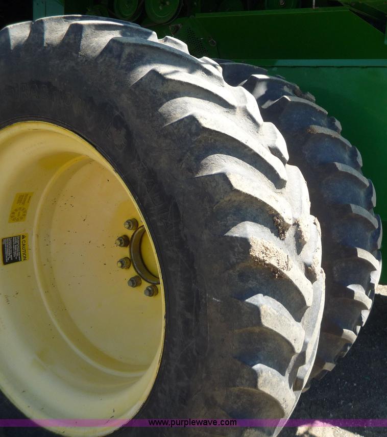 image for item 7003 2001 John Deere 9750STS combine