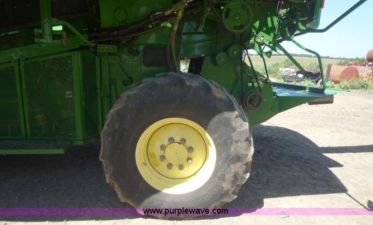 image for item 7003 2001 John Deere 9750STS combine
