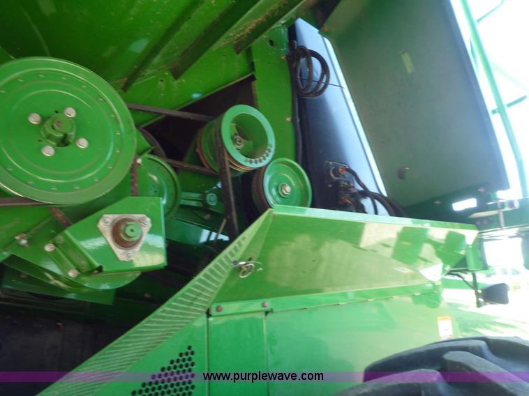 image for item 7003 2001 John Deere 9750STS combine