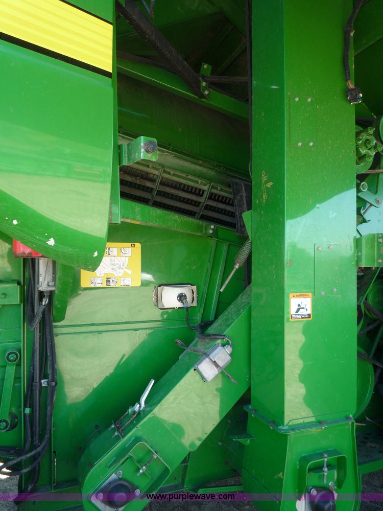 image for item 7003 2001 John Deere 9750STS combine