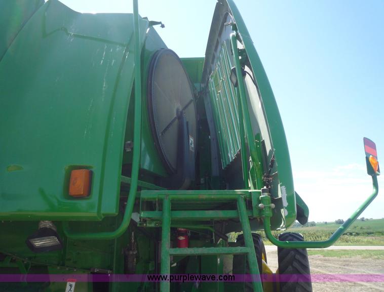 image for item 7003 2001 John Deere 9750STS combine