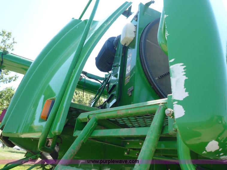 image for item 7003 2001 John Deere 9750STS combine