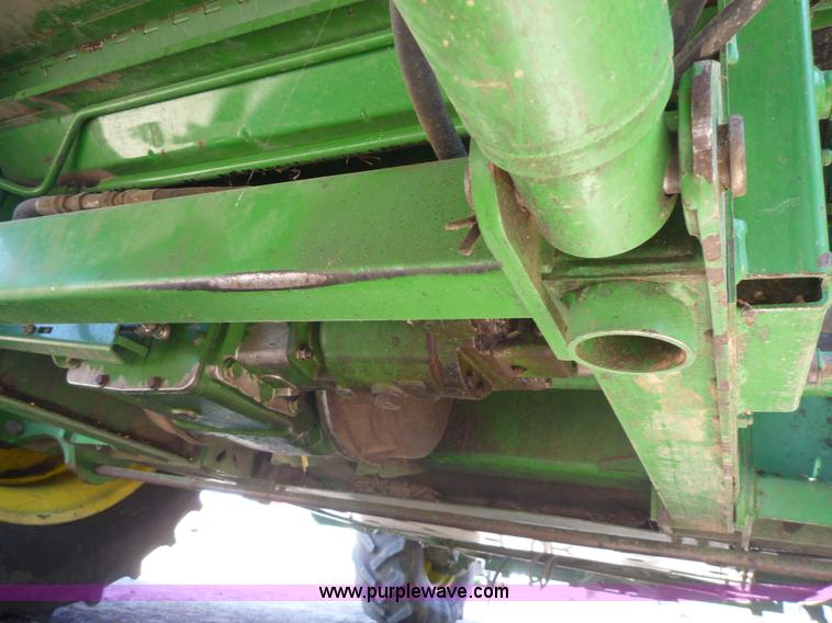 image for item 7003 2001 John Deere 9750STS combine