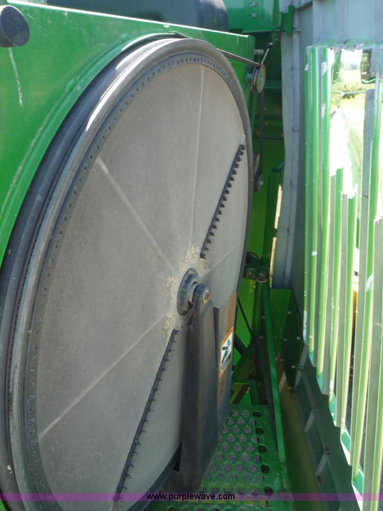 image for item 7003 2001 John Deere 9750STS combine