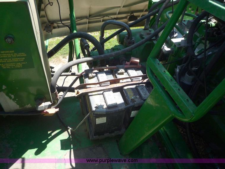 image for item 7003 2001 John Deere 9750STS combine
