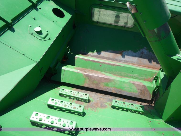 image for item 7003 2001 John Deere 9750STS combine