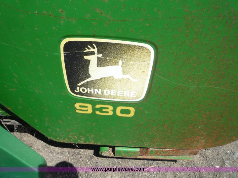 image for item 7004 1998 John Deere 930F flex platform