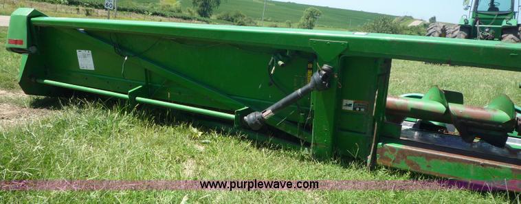 image for item 7005 1996 John Deere 1293 corn head