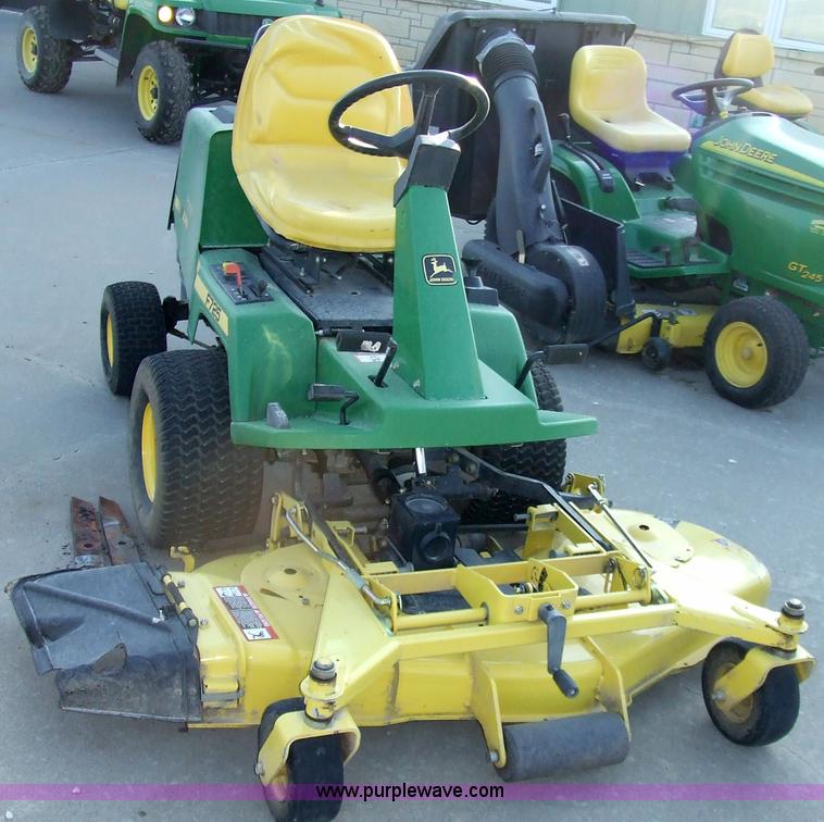 image for item 7126 1997 John Deere F725 riding mower