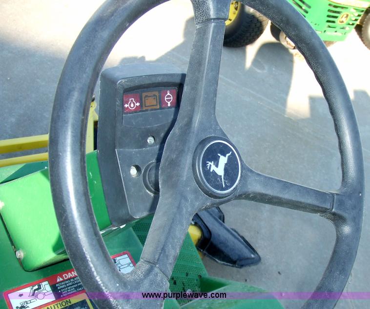 image for item 7126 1997 John Deere F725 riding mower