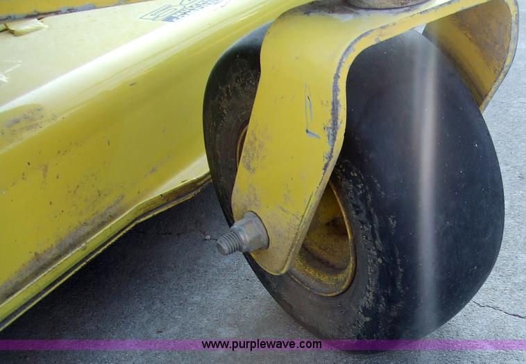 image for item 7126 1997 John Deere F725 riding mower